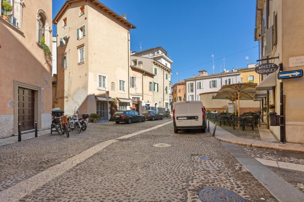Appartamento Carega - Affitti Brevi Italia ヴェローナ エクステリア 写真